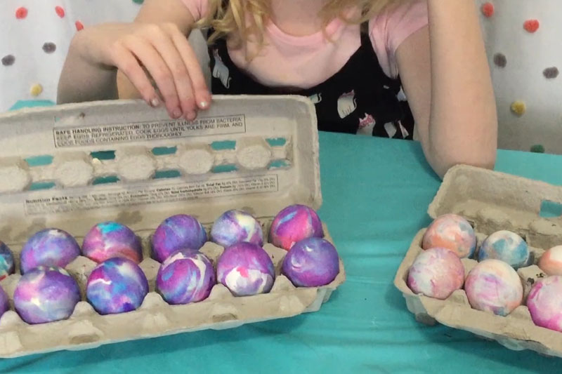 How to Dye Easter Eggs with Cool Whip 