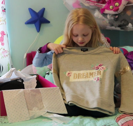 kidpik unboxing subscription box for girls