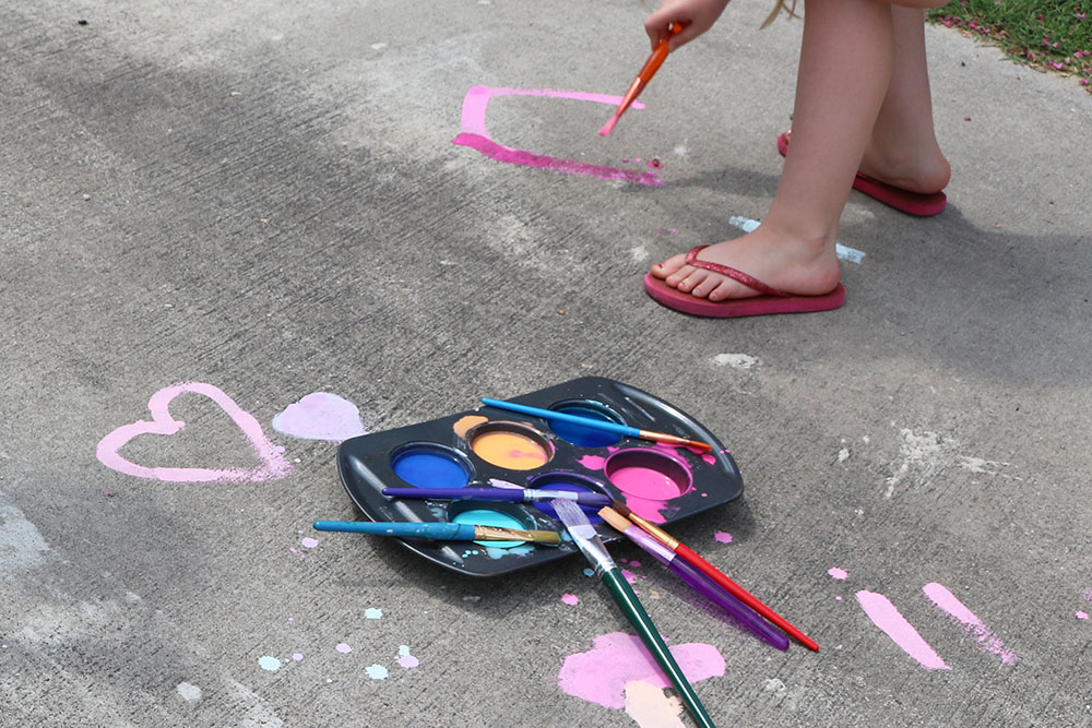 DIY Sidewalk Paint Chalk