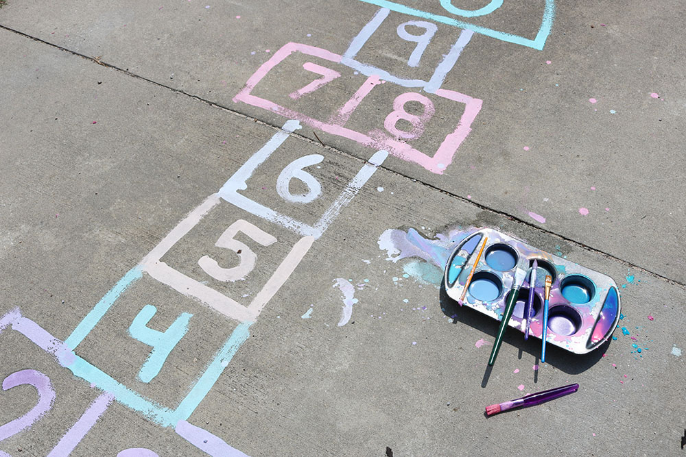 DIY Sidewalk Paint Chalk